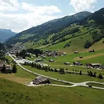 Haus Alpenfrieden לינה וארוחת בוקר